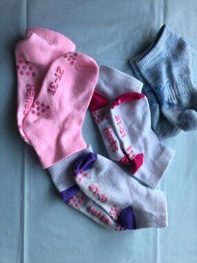 4 pairs of socks for 2T-3T; Multiple colors; Like new condition; Haines